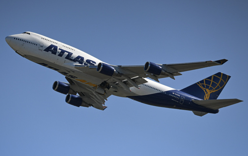 Photo of N322SG - Atlas Air Boeing 747-400 at DAB on AeroXplorer Aviation Database