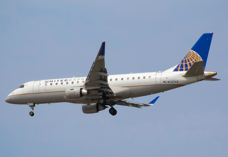 Photo of N727YX - United Express Embraer E175 at ORD on AeroXplorer Aviation Database