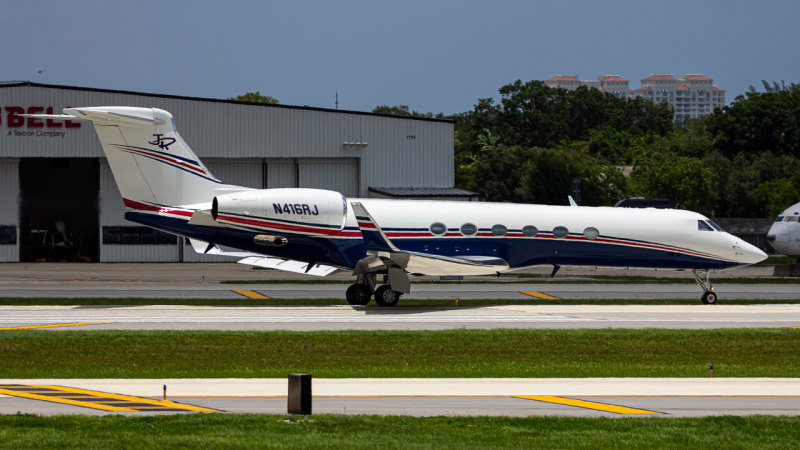 Photo of N416RJ - PRIVATE Gulfstream V at FLL on AeroXplorer Aviation Database