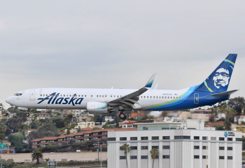 Photo of N315AS - Alaska Airlines  Boeing 737-990ER at SAN on AeroXplorer Aviation Database