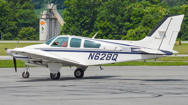 Photo of N628Q - PRIVATE Beechcraft B55 Baron at DMW on AeroXplorer Aviation Database