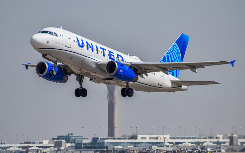Photo of N847UA - United Airlines  Airbus A319 at DEN on AeroXplorer Aviation Database