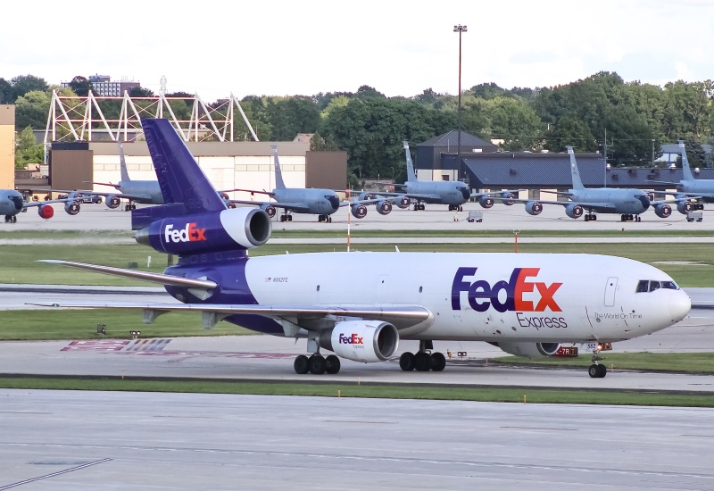 Photo of N562FE - FedEx McDonnell Douglas DC-10F at MKE on AeroXplorer Aviation Database
