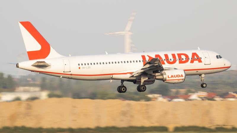 Photo of 9H-LOS - Lauda Air Airbus A320 at VIE on AeroXplorer Aviation Database