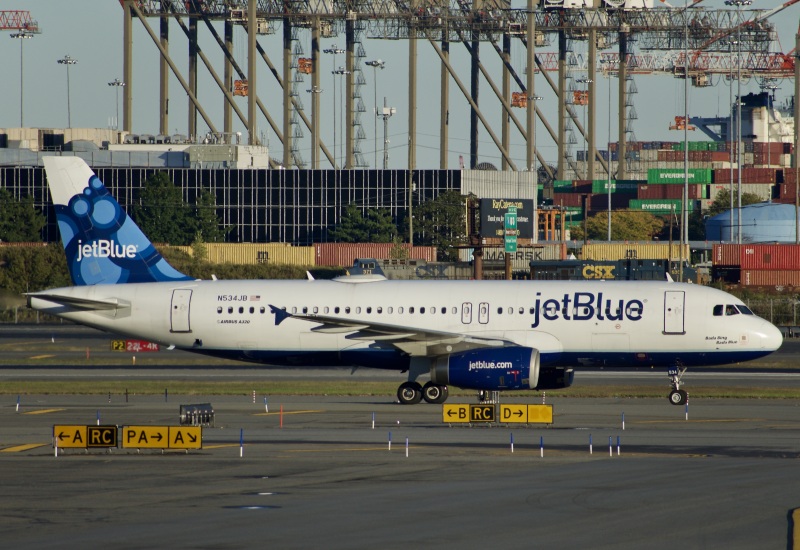 Photo of N534JB - JetBlue Airways Airbus A320 at EWR on AeroXplorer Aviation Database