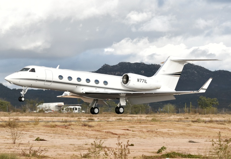 Photo of N771L - PRIVATE Gulfstream IV at CSL on AeroXplorer Aviation Database