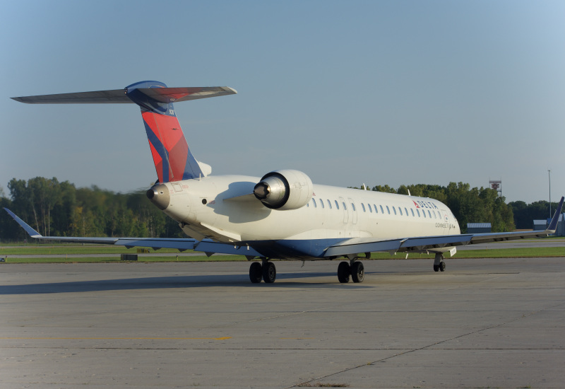 Photo of N920XJ - Delta Connection Mitsubishi CRJ-900 at GRB on AeroXplorer Aviation Database