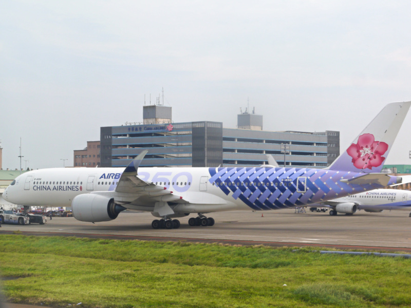 Photo of B-18918 - China Airlines Airbus A350-900 at TPE on AeroXplorer Aviation Database