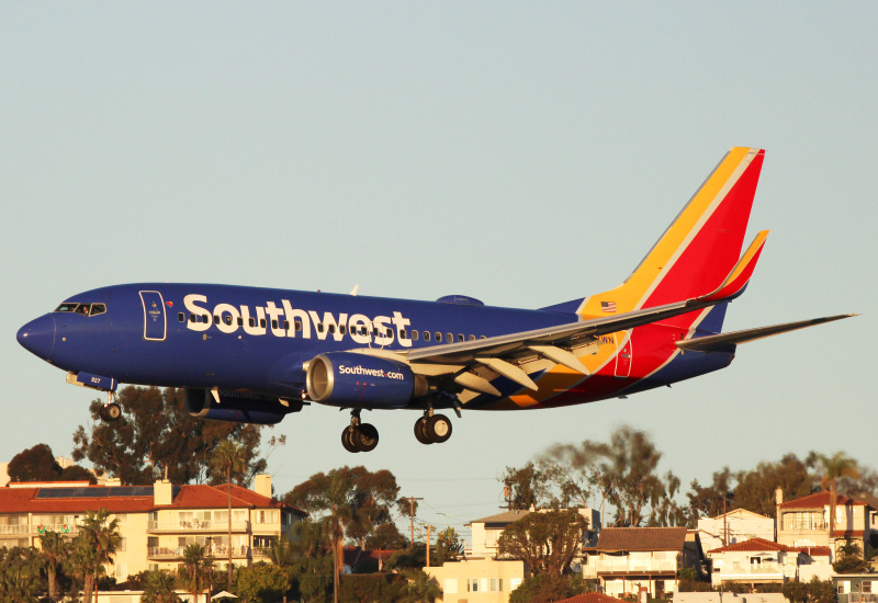 Photo of N927WN - Southwest Airlines Boeing 737-700 at SAN on AeroXplorer Aviation Database