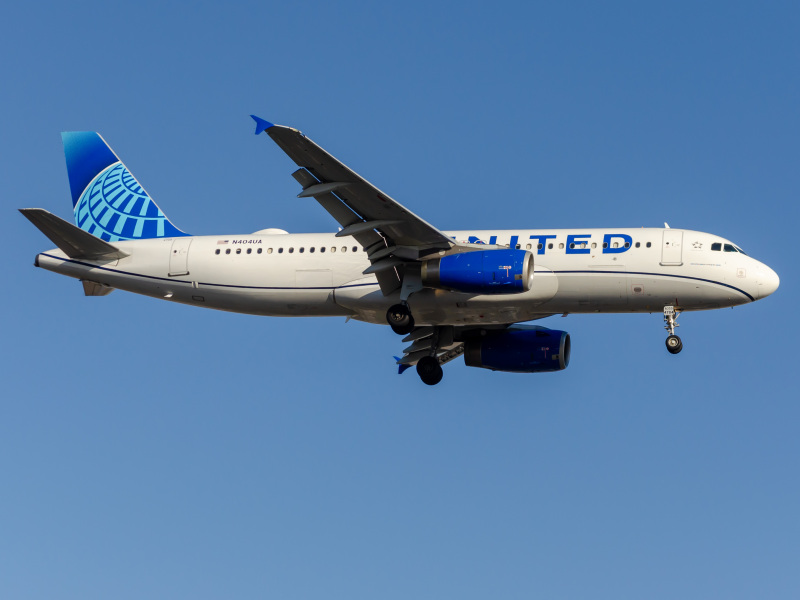Photo of N404UA - United Airlines Airbus A320 at EWR on AeroXplorer Aviation Database