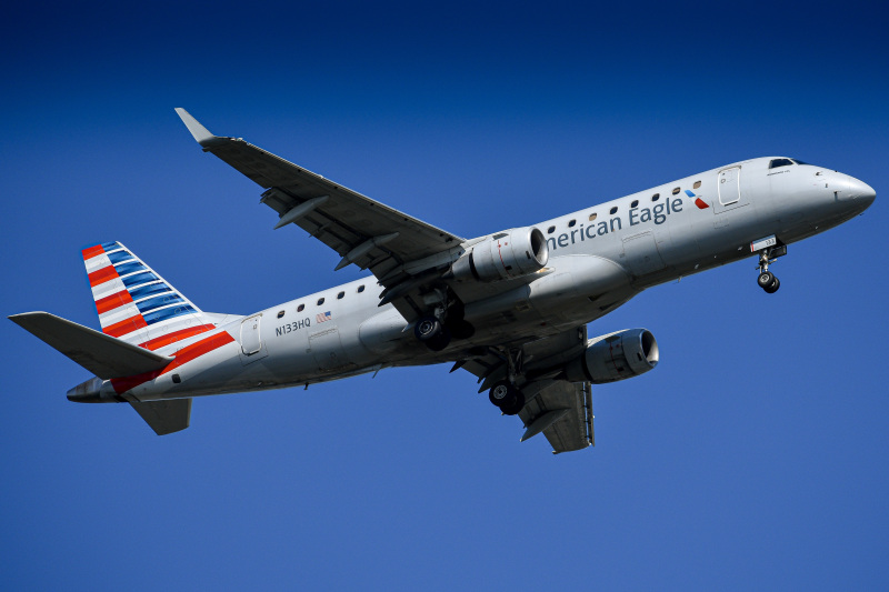 Photo of N133HQ - American Eagle Embraer E175 at JFK on AeroXplorer Aviation Database