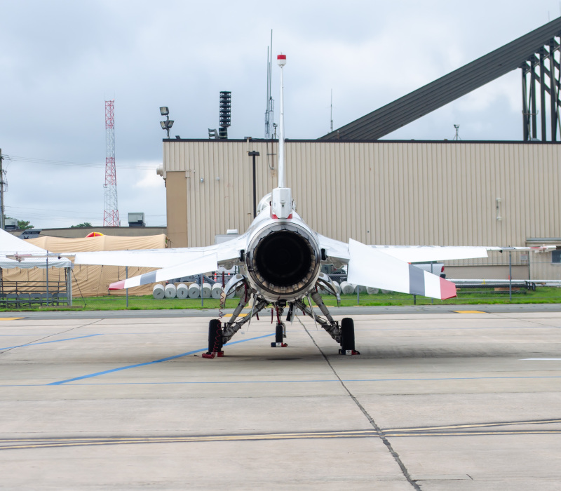 Photo of 92-3880 - USAF - United States Air Force General Dynamics F-16 Fighting Falcon at ACY on AeroXplorer Aviation Database