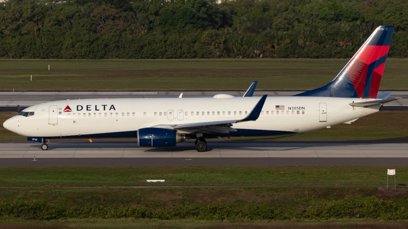 Photo of N385DN  - Delta Airlines Boeing 737-800 at TPA on AeroXplorer Aviation Database