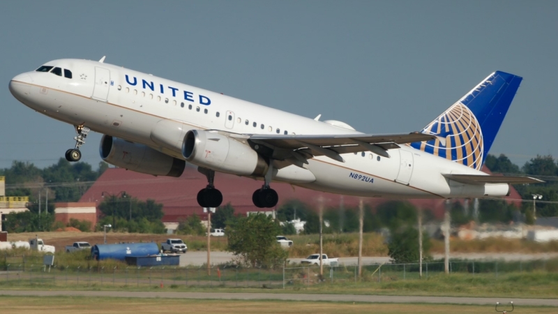 Photo of N892UA - United Airlines Airbus A319 at OKC on AeroXplorer Aviation Database