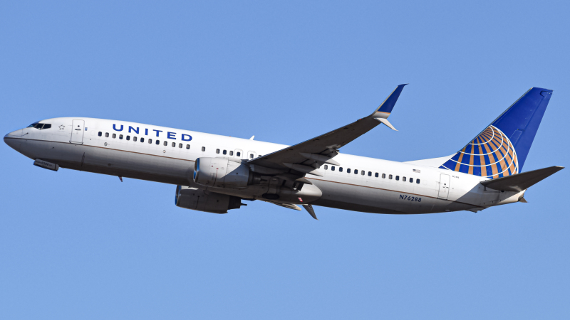 Photo of N76288 - United Airlines Boeing 737-800 at DEN on AeroXplorer Aviation Database
