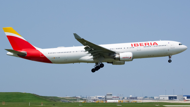 Photo of EC-LXK - Iberia Airbus A330-300 at ORD on AeroXplorer Aviation Database