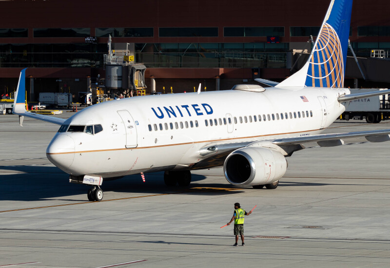 Photo of N13716 - United Airlines Boeing 737-700 at SLC on AeroXplorer Aviation Database