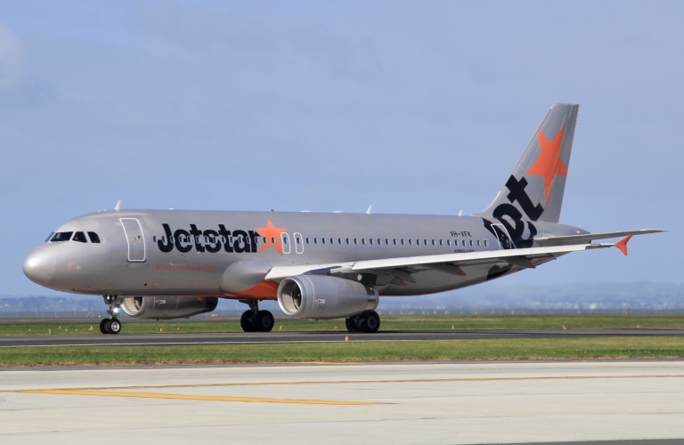 Photo of VH-VFK - JetStar Airways Airbus A320 at AKL on AeroXplorer Aviation Database