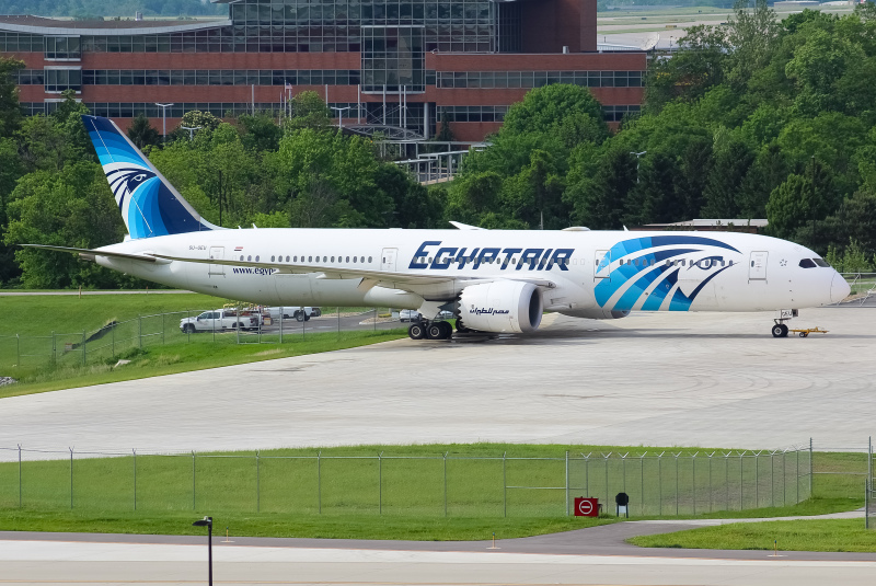 Photo of SU-GEU - EgyptAir Boeing 787-9 at CVG on AeroXplorer Aviation Database