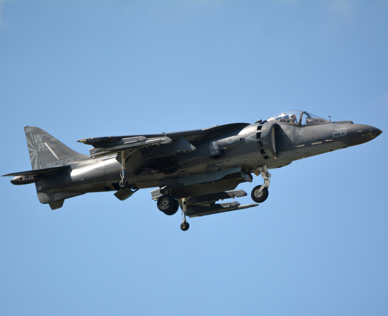 Photo of 165566 - USMC - United States Marine Corp McDonnell Douglas AV-8B Harrier II at BKL on AeroXplorer Aviation Database