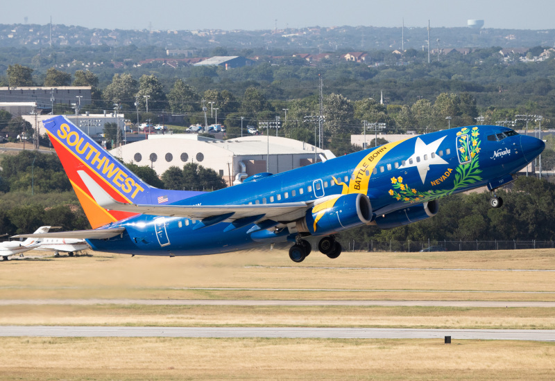 Photo of N727SW - Southwest Airlines Boeing 737-700 at SAT on AeroXplorer Aviation Database