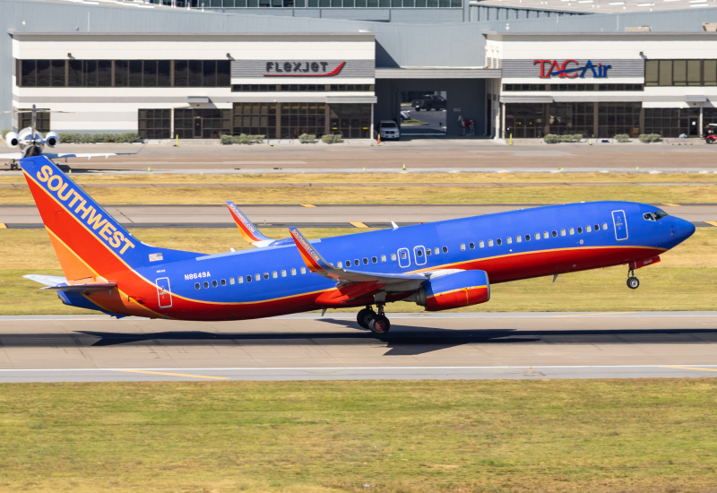 Photo of N8649A - Southwest Airlines Boeing 737-800 at DAL on AeroXplorer Aviation Database