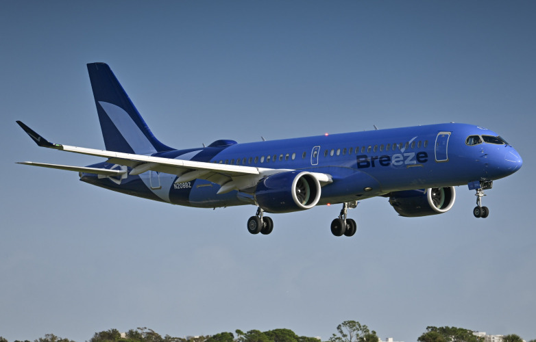 Photo of N208BZ - Breeze Airways Airbus A220-300 at DAB on AeroXplorer Aviation Database