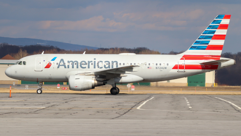 Photo of N724UW - American Airlines Airbus A319 at AVP on AeroXplorer Aviation Database