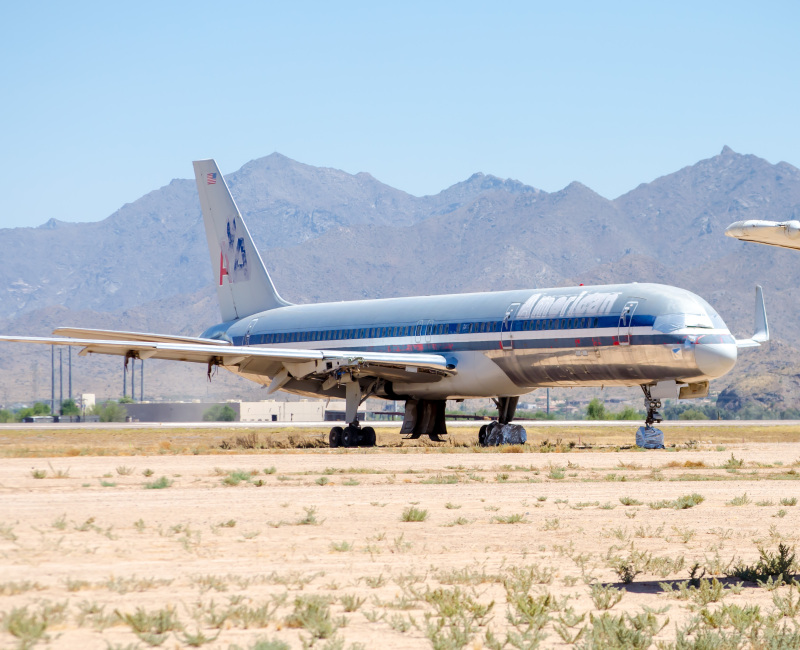 Photo of N694AN - American Airlines Boeing 757-200 at GYR on AeroXplorer Aviation Database