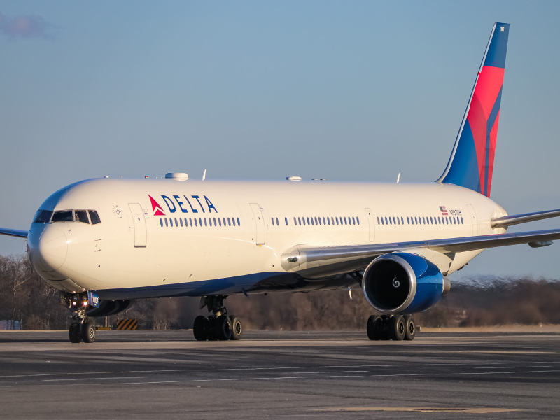 Photo of N831MH - Delta Airlines Boeing 767-400ER at BWI on AeroXplorer Aviation Database