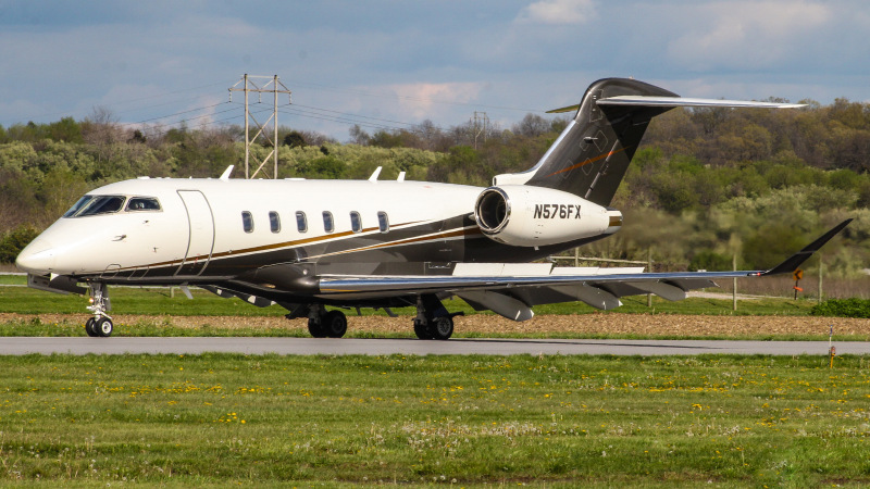 Photo of N576FX - PRIVATE Bombardier Challenger 350 at THV on AeroXplorer Aviation Database