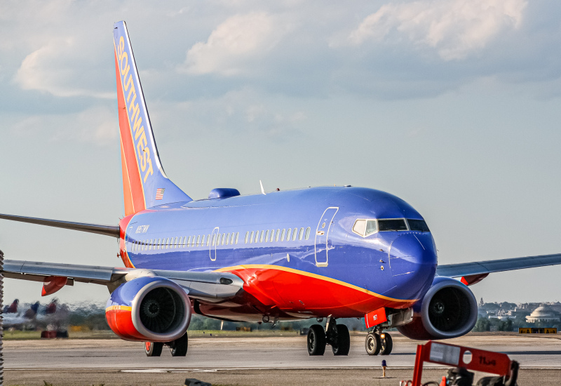 Photo of N957WN - Southwest Airlines Boeing 737-700 at DCA on AeroXplorer Aviation Database