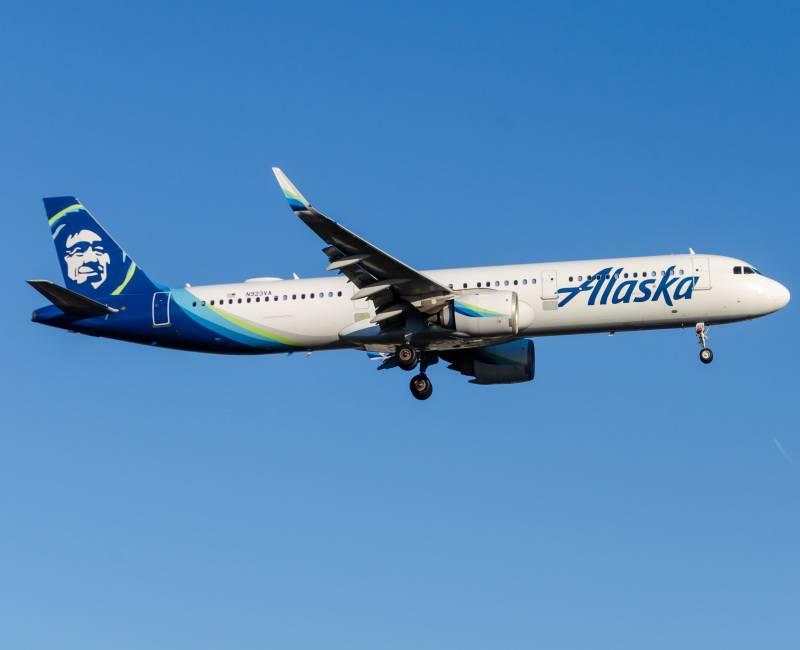 Photo of N923VA - Alaska Airlines Airbus A321NEO at EWR on AeroXplorer Aviation Database