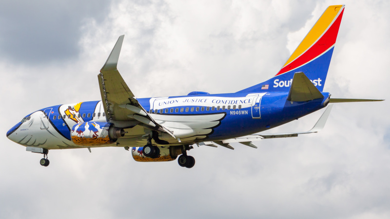 Photo of N946WN - Southwest Airlines Boeing 737-700 at MCO on AeroXplorer Aviation Database