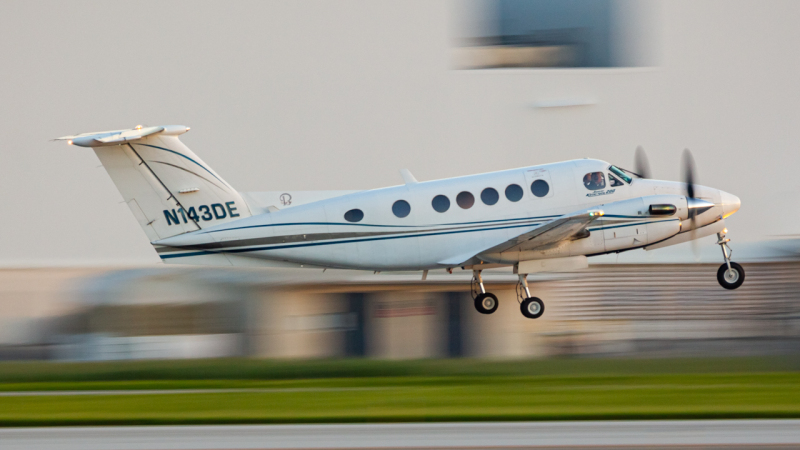 Photo of N143DE - PRIVATE Beechcraft King Air 200 at CMH on AeroXplorer Aviation Database