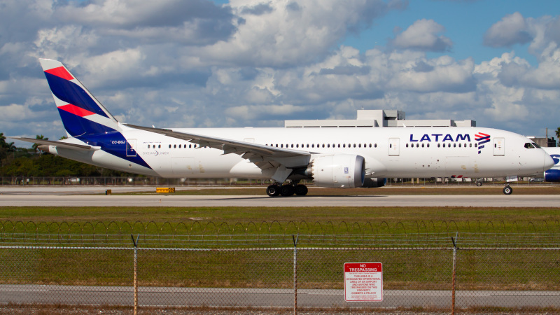 Photo of CC-BGJ - LATAM Boeing 787-9 at MIA on AeroXplorer Aviation Database