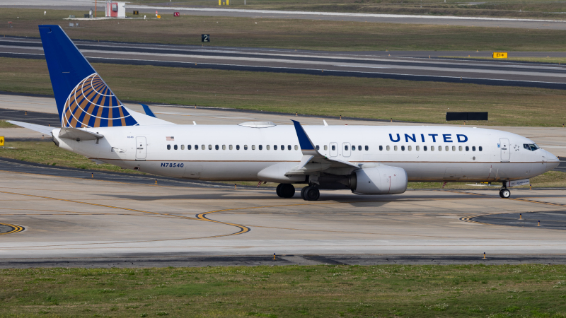 Photo of N78540 - United Airlines Boeing 737-800 at TPA on AeroXplorer Aviation Database