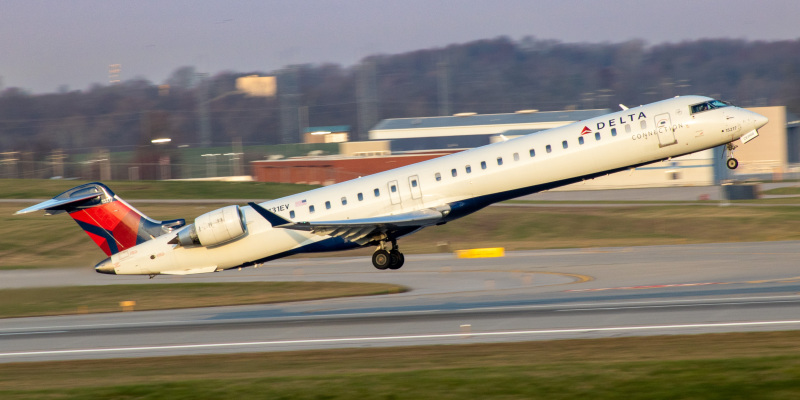 Photo of N131EV - Delta Connection Mitsubishi CRJ-900 at CVG on AeroXplorer Aviation Database