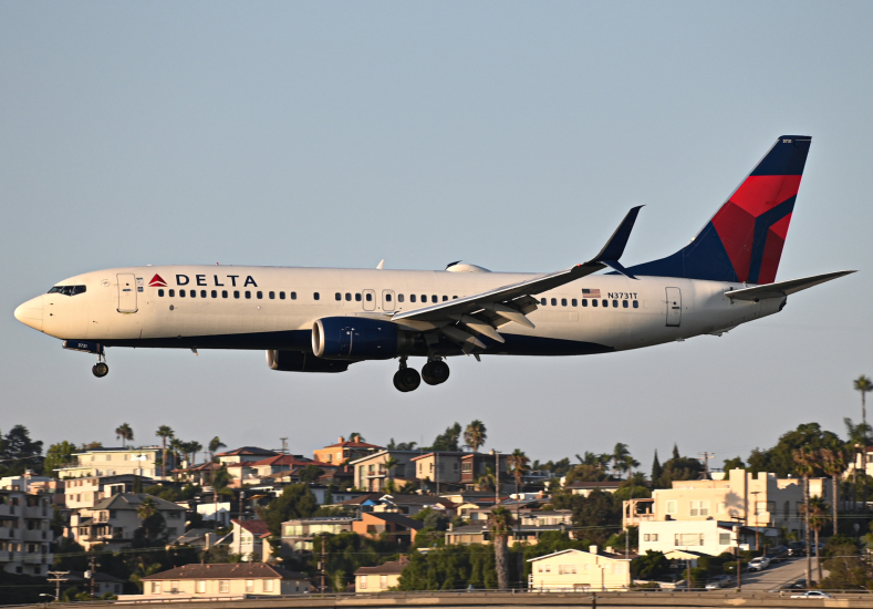 Photo of N3731T - Delta Airlines Boeing 737-800 at SAN on AeroXplorer Aviation Database