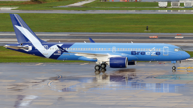 Photo of N220BZ - Breeze Airways Airbus A220-300 at TPA on AeroXplorer Aviation Database