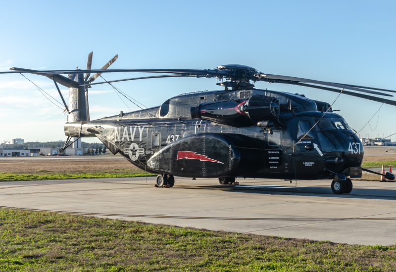 Photo of 163066 - USN - United States Navy Sikorsky MH-53E Sea Dragon at PNS on AeroXplorer Aviation Database