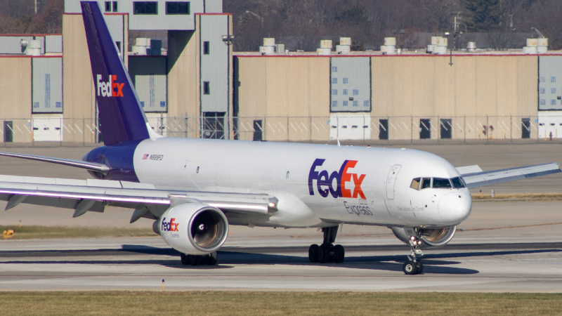 Photo of N995FD - FedEx Boeing 757-200F at IND on AeroXplorer Aviation Database