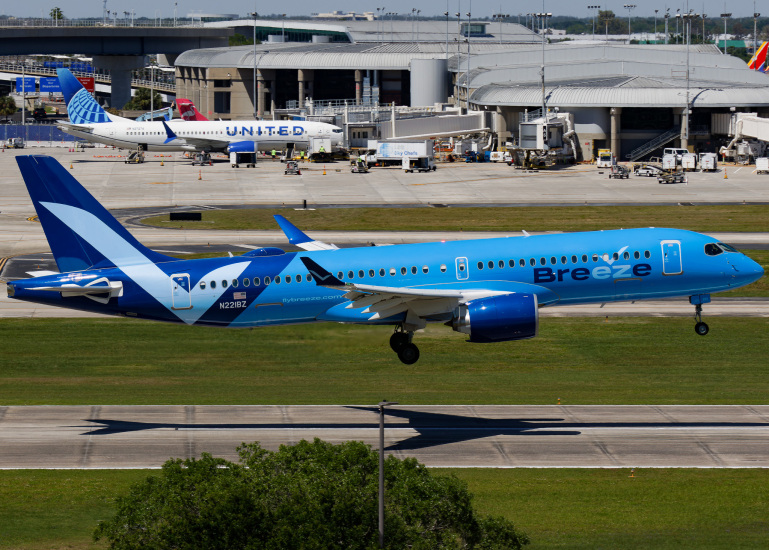 Photo of N221BZ - Breeze Airways Airbus A220-300 at TPA on AeroXplorer Aviation Database