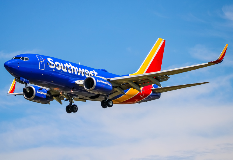 Photo of N211WN - Southwest Airlines Boeing 737-700 at BWI on AeroXplorer Aviation Database