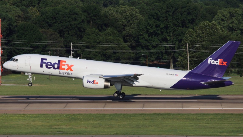 Photo of N935FD - FedEx  B757-200F at MEM on AeroXplorer Aviation Database