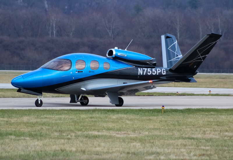 Photo of N755PG - PRIVATE  Cirrus Vision Jet at LUK on AeroXplorer Aviation Database