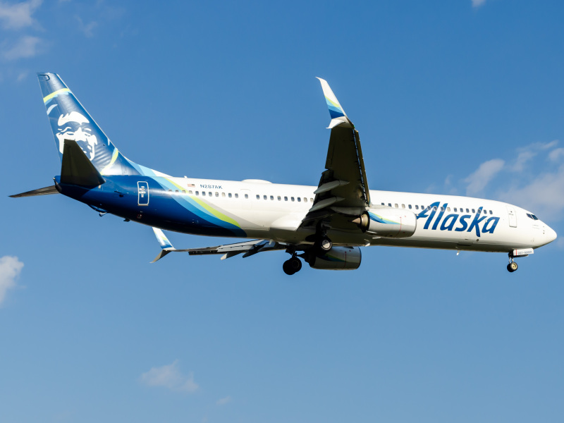 Photo of N287AK - Alaska Airlines Boeing 737-900ER at EWR on AeroXplorer Aviation Database