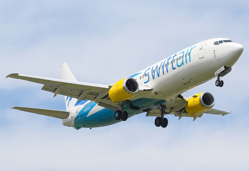 Photo of N285XA - Swift Air Boeing 737-400 at MKE on AeroXplorer Aviation Database