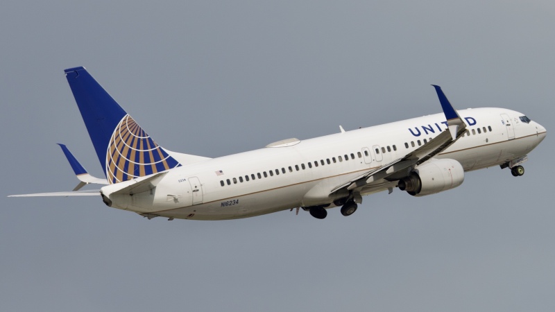 Photo of N16234 - United Airlines Boeing 737-800 at IAH on AeroXplorer Aviation Database