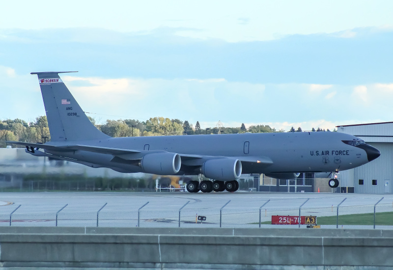 Photo of 61-0298 - USAF - United States Air Force Boeing KC-135 Stratotanker at MKE on AeroXplorer Aviation Database